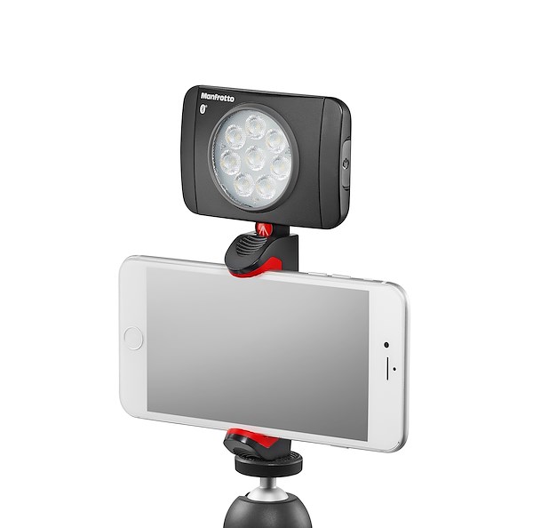 Manfrotto PIXI Smartphone Klemme  mit Smartphone und Licht