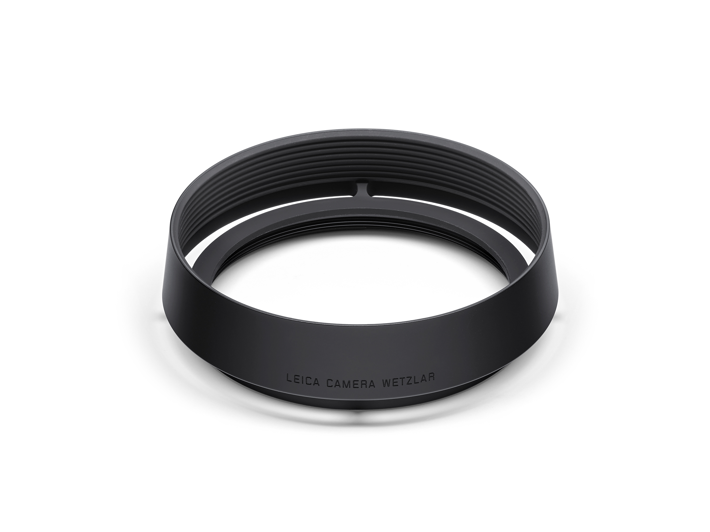 Leica Q3 Sonnenblende in Schwarz Produktfoto