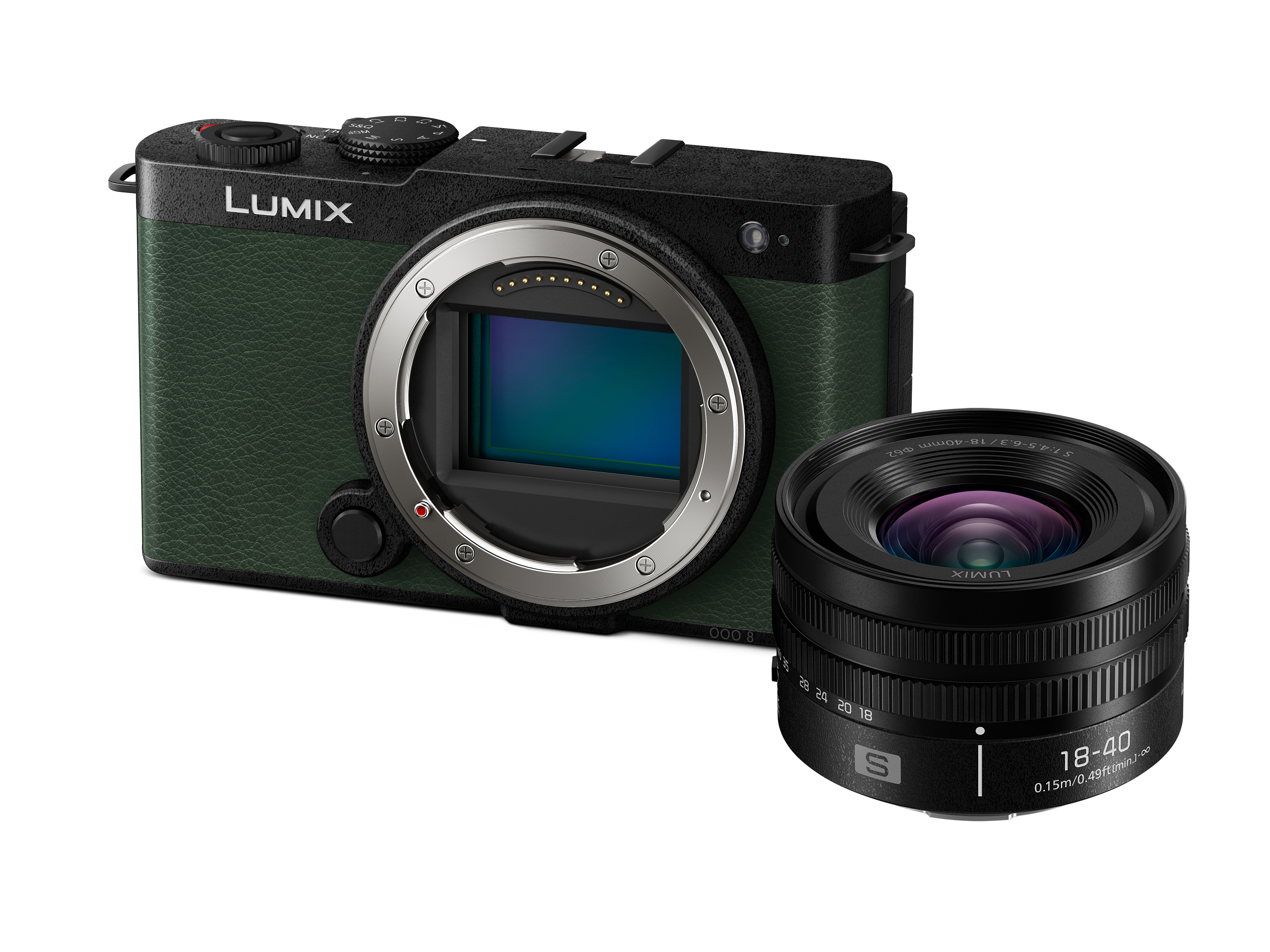 Panasonic Lumix S9 in der Farbe Dark Olive mit einem Lumix S 18-40mm Objektiv