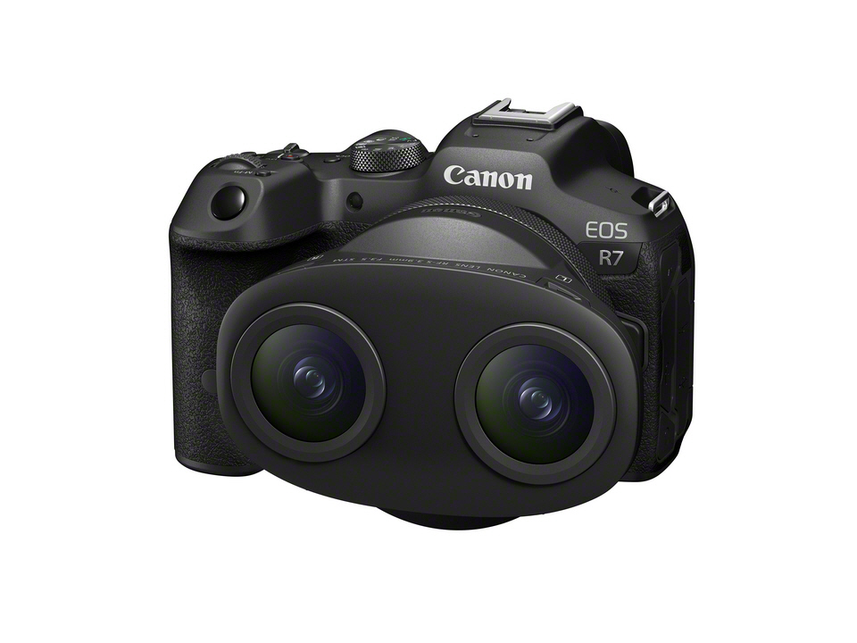 Canon RF-S 3.9mm F3.5 STM Dual Fisheye Objektiv auf Canon EOS R7
