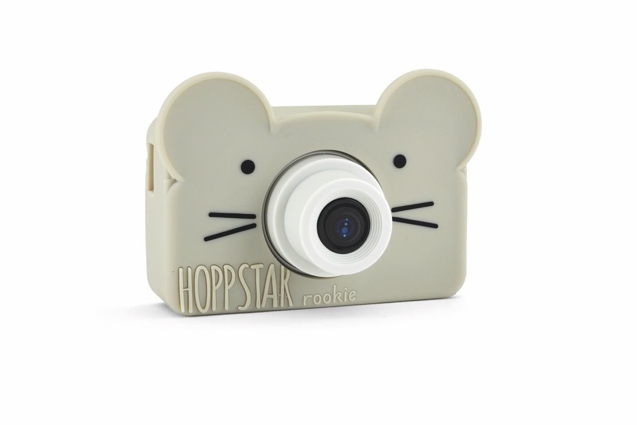 Hoppstar Rookie Kamera mit Maus Oat Silikonhülle, Frontalansicht leicht schräg