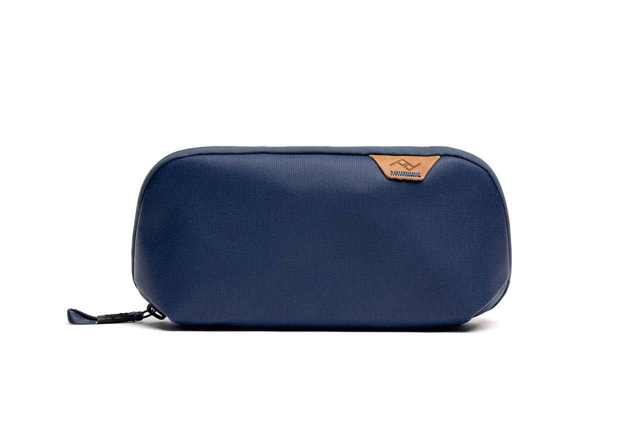 Peak Design Tech Pouch Small in der Farbe Dunkelblau, Frontalansicht